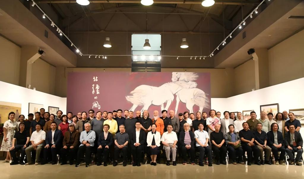 “‘北疆的风’——探花合集
教师油画、雕塑作品展”在京开展